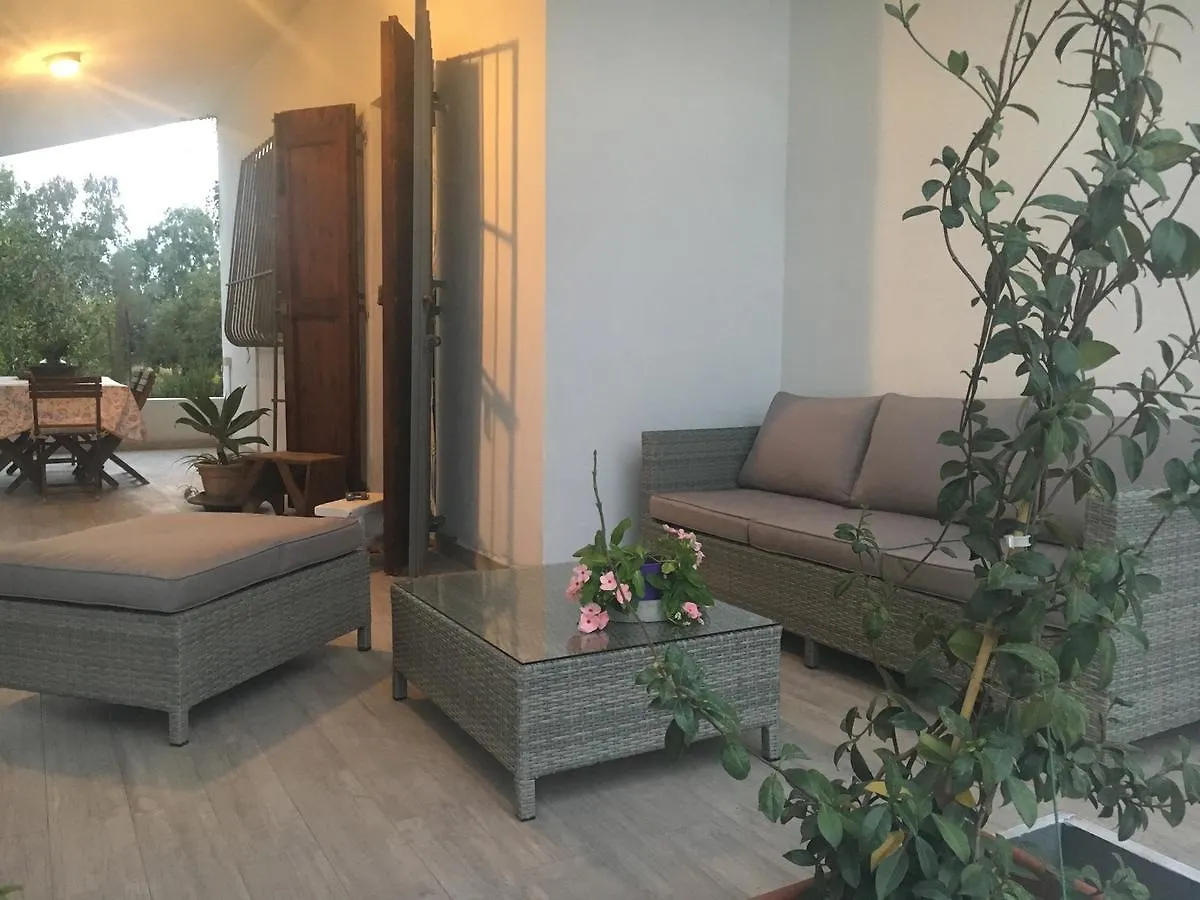 *** Bed & Breakfast Agrib&B Il Pomo D'Oro Assemini Italy